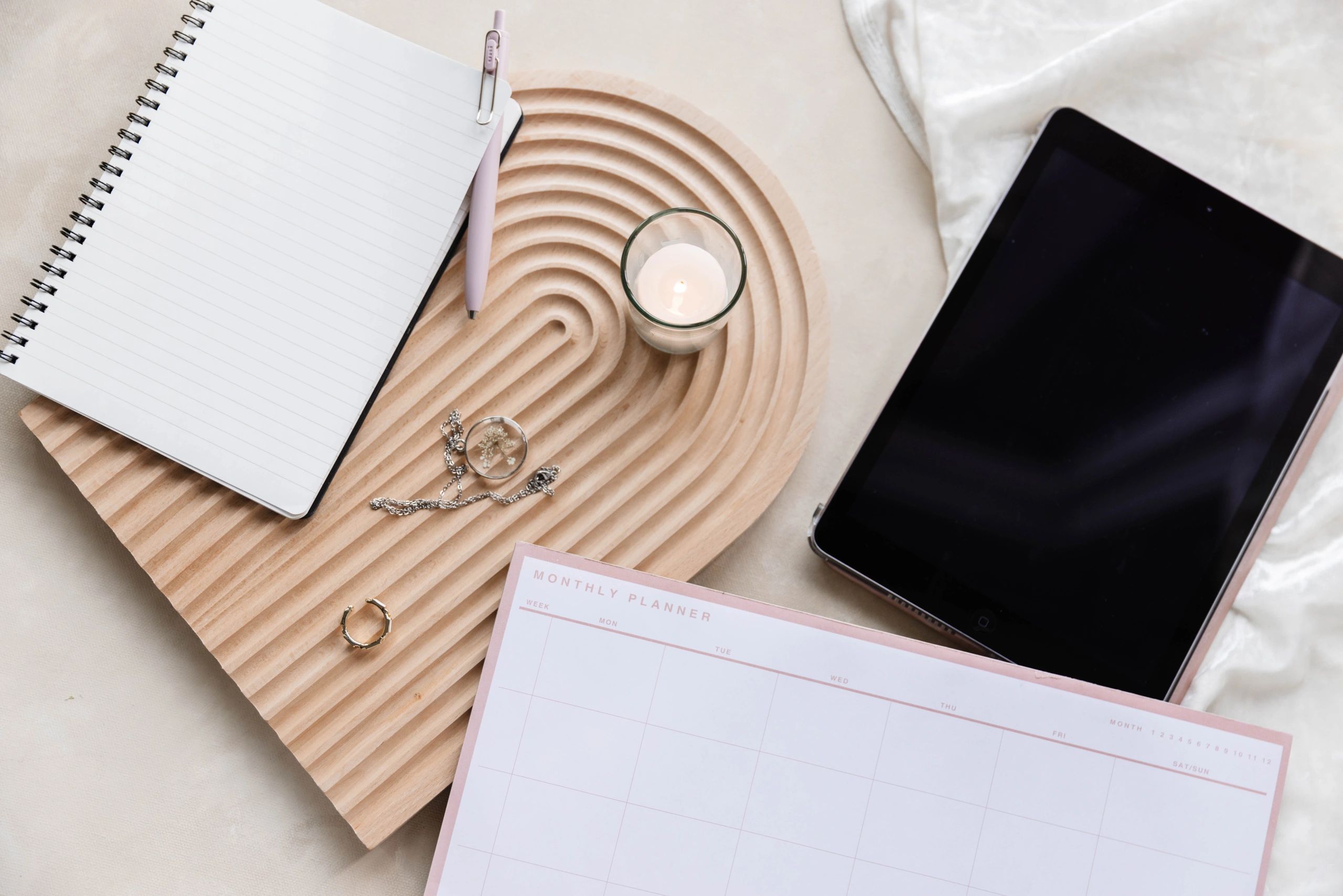 minimalist coaching resources flatlay